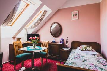 Фото номера Двухместный номер с 2 отдельными кроватями Отель Hotel Wenus г. Казимеж-Дольны 2