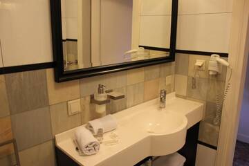 Фото номера Апартаменты (для 2 взрослых) Отель Hotel Kazimierzówka г. Казимеж-Дольны 5